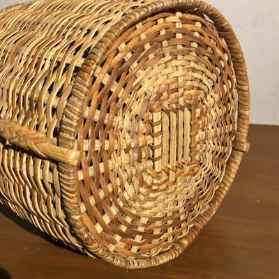 Vintage Nantucket Lightship Basket with Lid & Handle - Excellent Condition, 8.5" Wide x 14.5" Tall