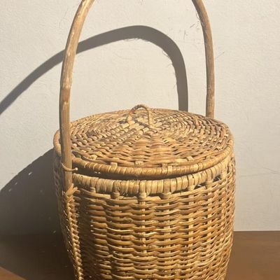 Vintage Nantucket Lightship Basket with Lid & Handle - Excellent Condition, 8.5" Wide x 14.5" Tall