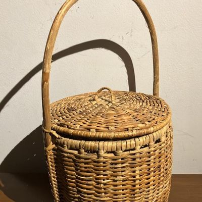 Vintage Nantucket Lightship Basket with Lid & Handle - Excellent Condition, 8.5" Wide x 14.5" Tall