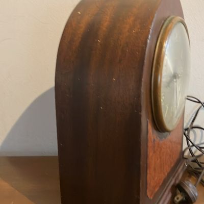 Mid-Century Bulova Model 1200 Electric Mantel Clock Dark Wood Burl Panel Original Tag