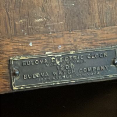 Mid-Century Bulova Model 1200 Electric Mantel Clock Dark Wood Burl Panel Original Tag