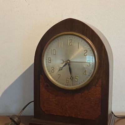 Mid-Century Bulova Model 1200 Electric Mantel Clock Dark Wood Burl Panel Original Tag