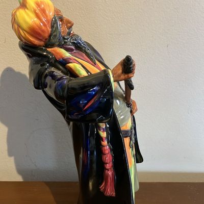 Royal Doulton "Blue Beard" HN2105 Figurine - 11"