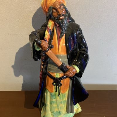 Royal Doulton "Blue Beard" HN2105 Figurine - 11"