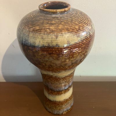 10" Studio Pottery Vase Ribbed Earth Tone Brown Beige Runny Glaze "0901 A" Mark