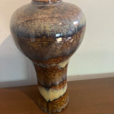 10" Studio Pottery Vase Ribbed Earth Tone Brown Beige Runny Glaze "0901 A" Mark