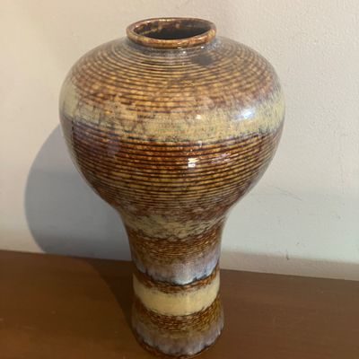 10" Studio Pottery Vase Ribbed Earth Tone Brown Beige Runny Glaze "0901 A" Mark