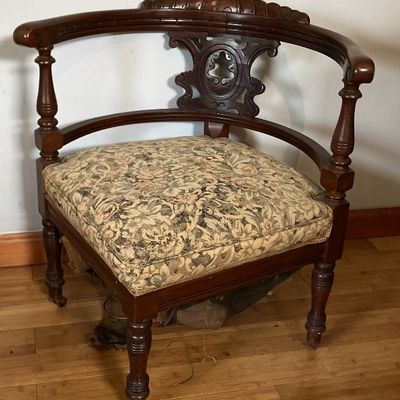 Antique Victorian Carved Walnut Roundabout Corner Chair – Original Casters