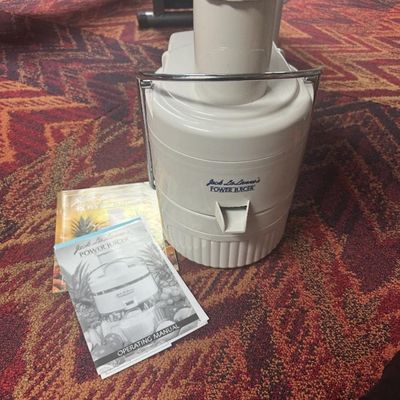 Jack LaLanne Power Juicer Classic (Model CL-003AP) - Lightly Used, Excellent Condition with Manual