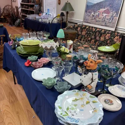 Sale Photo Thumbnail #349: Table of glassware and majolica cabbage ware