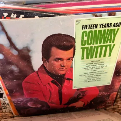 Sale Photo Thumbnail #459: Conway Twitty Fifteen Years Ago Decca LP