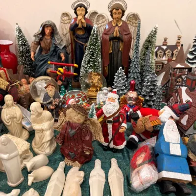 Sale Photo Thumbnail #533: Nativity figures, Santas and Christmas snow globes