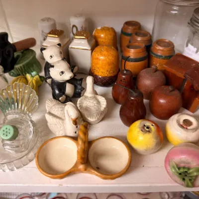 Sale Photo Thumbnail #611: Collection of vintage salt and pepper shakers