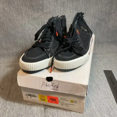 Blowfish US 7.5 Navy High tops
