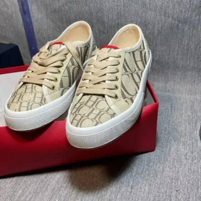 CHCH Size 37 Beige Sneaker