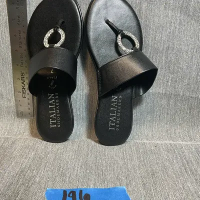 Italian Shoemaker Black Flip-Flops US 6/7