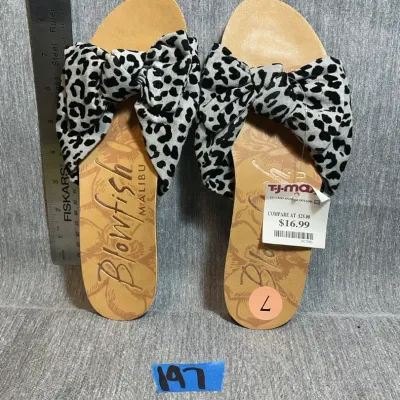 Blowfish Cheetah Print US 7 Flip Flops