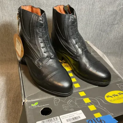 Kavalkade Black 37 boots