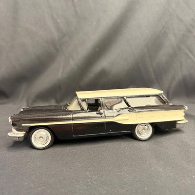 085 | 1958 Pontiac Star Chief Custom Safari Station Wagon