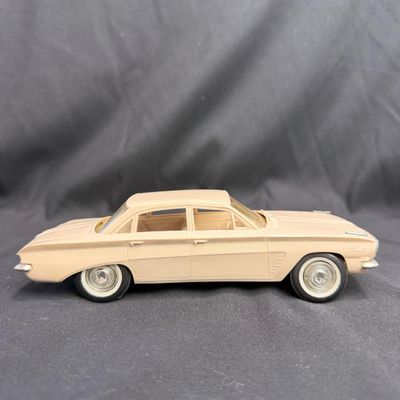 092 | 1961 Pontiac Tempest 4-Door