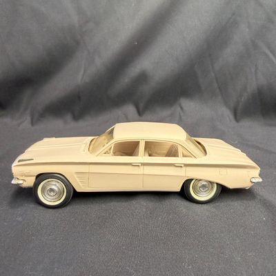 092 | 1961 Pontiac Tempest 4-Door