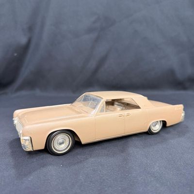 103 | 1962 Lincoln Continental