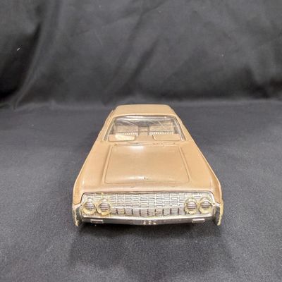 103 | 1962 Lincoln Continental