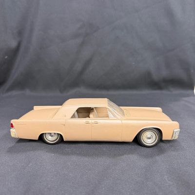 103 | 1962 Lincoln Continental