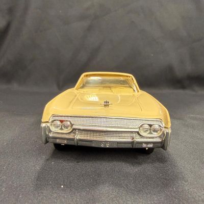 108 | 1961 Lincoln Continental