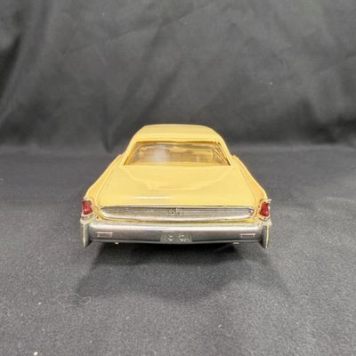 108 | 1961 Lincoln Continental