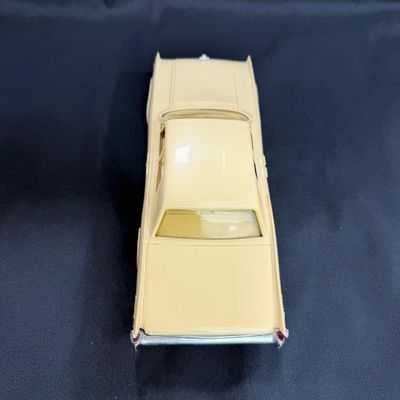 108 | 1961 Lincoln Continental