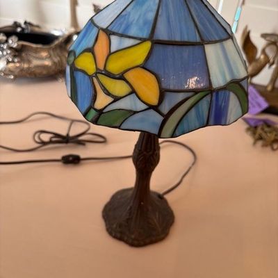 Sale Photo Thumbnail #175: Tiffany style lamp