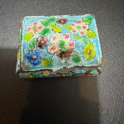 Sale Photo Thumbnail #272: Vintage Cloisonne Chinese trinket/pill box