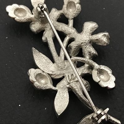 Liz Claiborne Floral Brooch