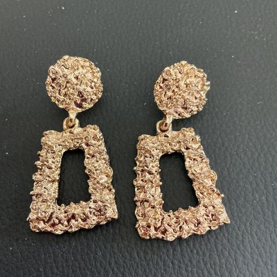 gold tone door knocker fashion earrings