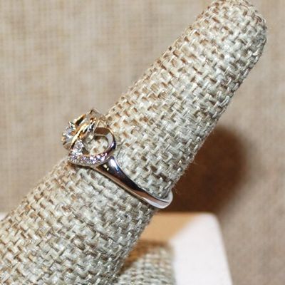Size 6¼ Marked .925 Connected HEARTS Ring with Clear Stone Accents on a Silver Band (2.0g)