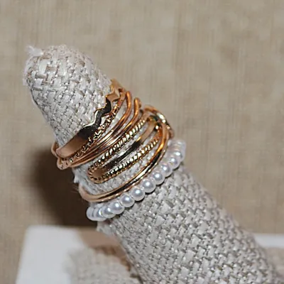 Size 6-10 Collection of 6 Assorted Sizes & Styles DELICATE RINGS with Faux Pearls, Green Stone and Gold Tone Bands (3.5g)