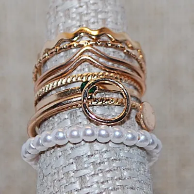 Size 6-10 Collection of 6 Assorted Sizes & Styles DELICATE RINGS with Faux Pearls, Green Stone and Gold Tone Bands (3.5g)