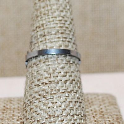 Size 8 Delicate Stainless Steel "SINGLE BUTTERFLY" Ring (1.5g)