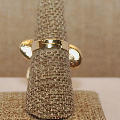 Size 7 ALL Gold Colored "5 Petal Flower" Ring on an OPEN BAND (4.7g)