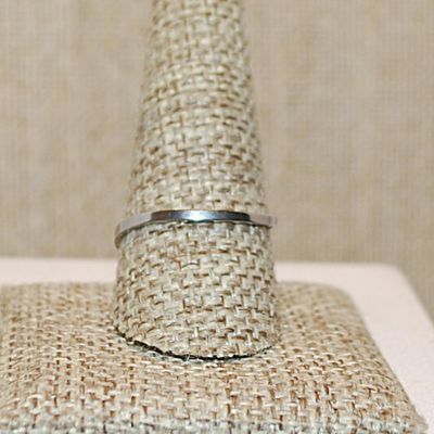 Size 10½ Delicate STAINLESS STEEL Ring with "BUTTERFLY & BRANCH DESIGN" on a Silver Colored Band (1.3g)