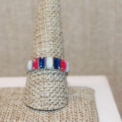 Size 9½ Red, White & Blue Enamel Style Ring on a Silver Tone Band (4.0g)