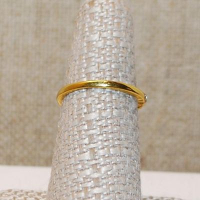 Size 6¾ Semi Infinity Ring with 15 Round Clear Stones on a Gold Tone Band (1.6g)