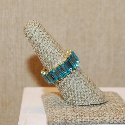 Size 7¼ Blue Rectangle Segments Infinity Style Ring with Solid Gold Tone Band (7.1g)