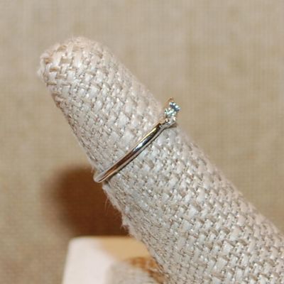 Size 8½ Delicate BLUE Rectangle Stone Ring with 2 Round Clear Stone Sides on a Silver Band (1.3g)