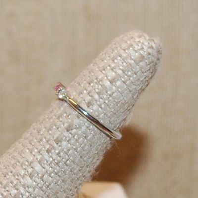 Size 9 Marked .925 Delicate RED Rectangle Stone Ring with 2 Round Clear Stone Sides on a Silver Band (1.2g)