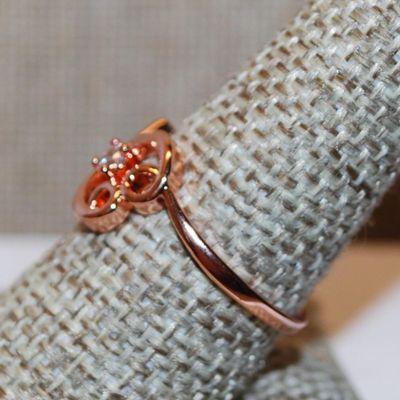 Size 9¼ Marked .925 Rose Gold Side HEART Style & Single Main Stone on a Rose Gold Band (2.4g)