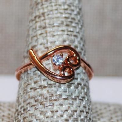 Size 10½ Marked .925 Rose Gold Side HEART Style & Single Main Stone on a Rose Gold Band (2.4g)