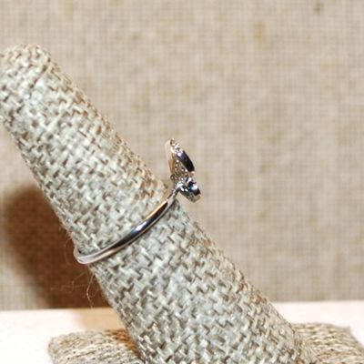 Size 6 ½ Marked .925 Butterfly Ring with Ground Brilliant Stones on a Silver Band (1.7g)