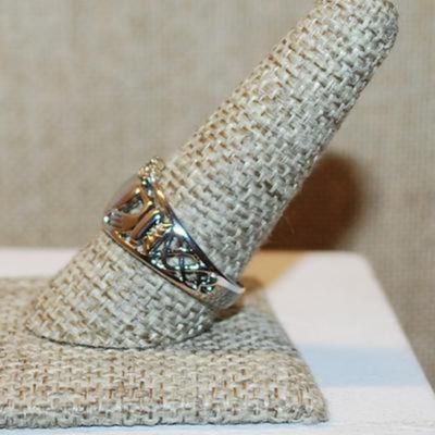 Size 9 Crowned "HEART in HANDS" Ring on a Silver Tone No-Stones Band (3.9g)